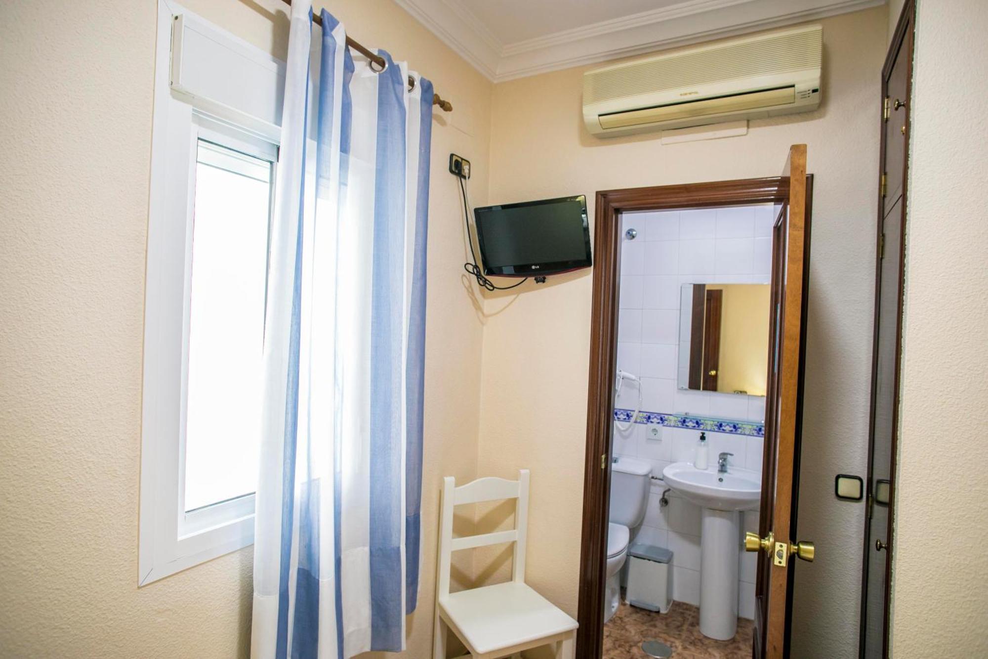 Pension Dulces Suenos Sevilla Bagian luar foto