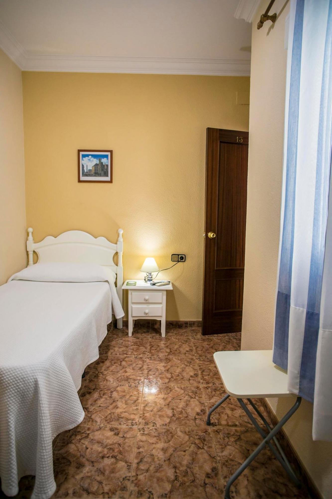 Pension Dulces Suenos Sevilla Bagian luar foto