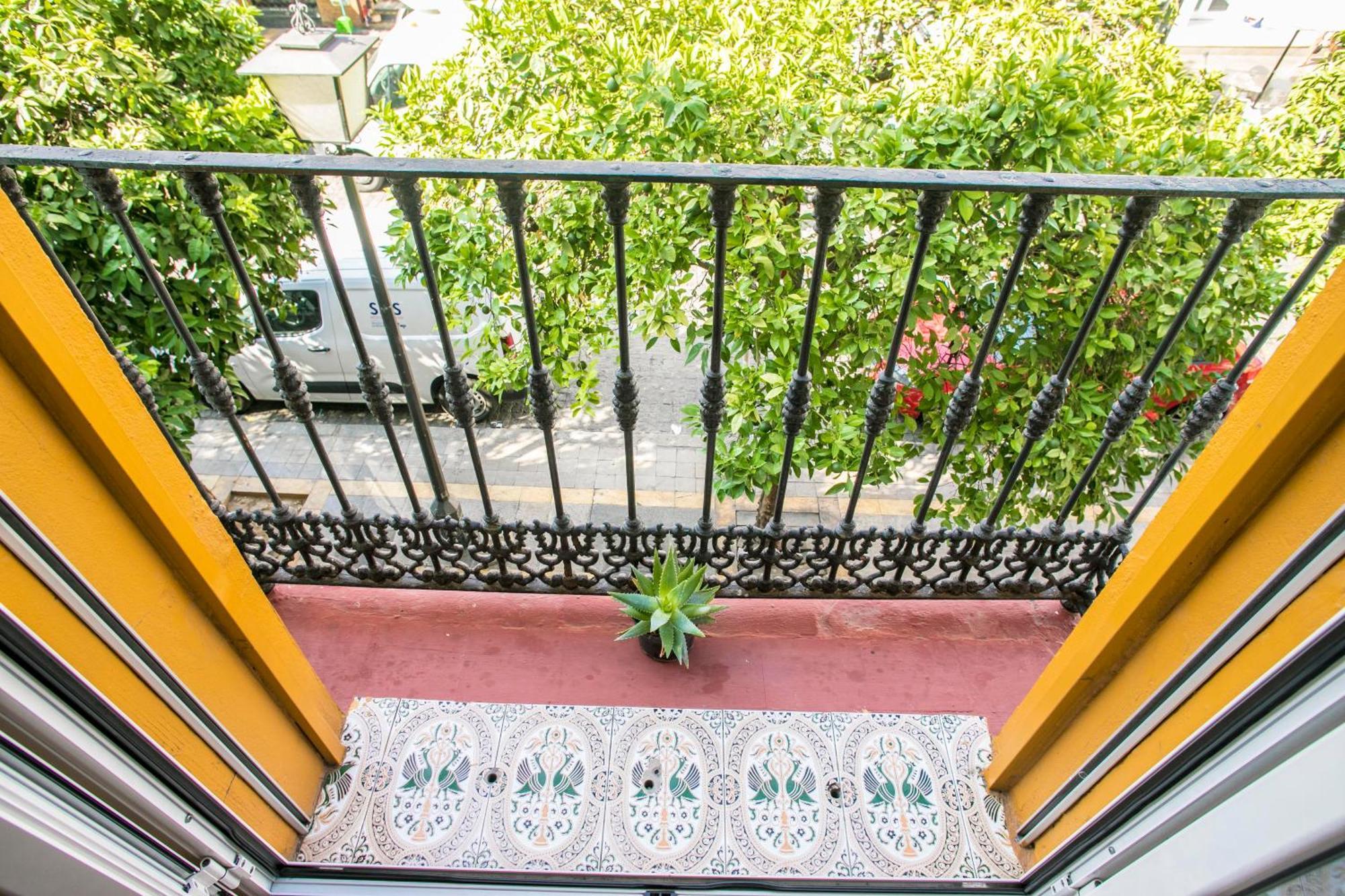 Pension Dulces Suenos Sevilla Bagian luar foto