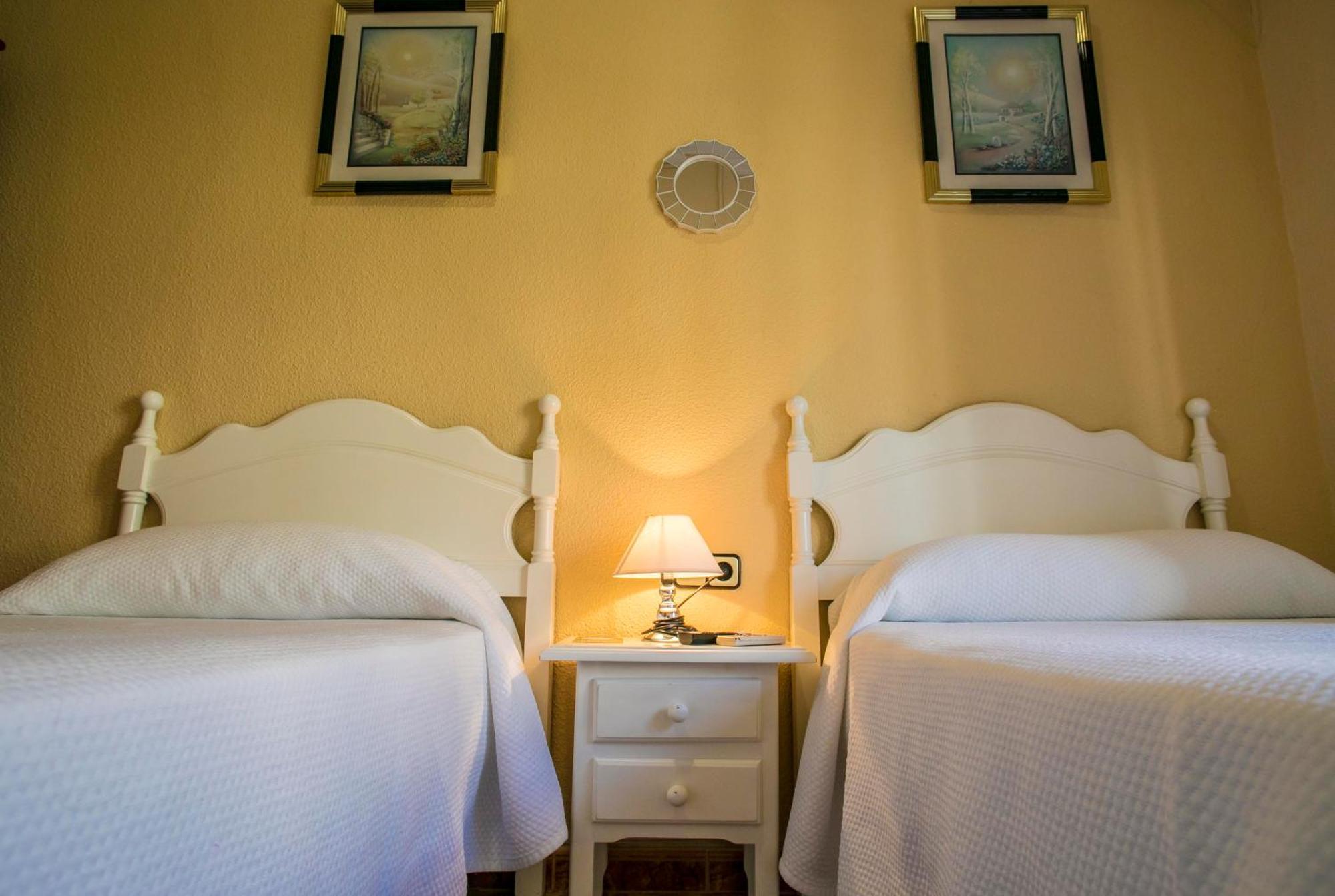 Pension Dulces Suenos Sevilla Bagian luar foto