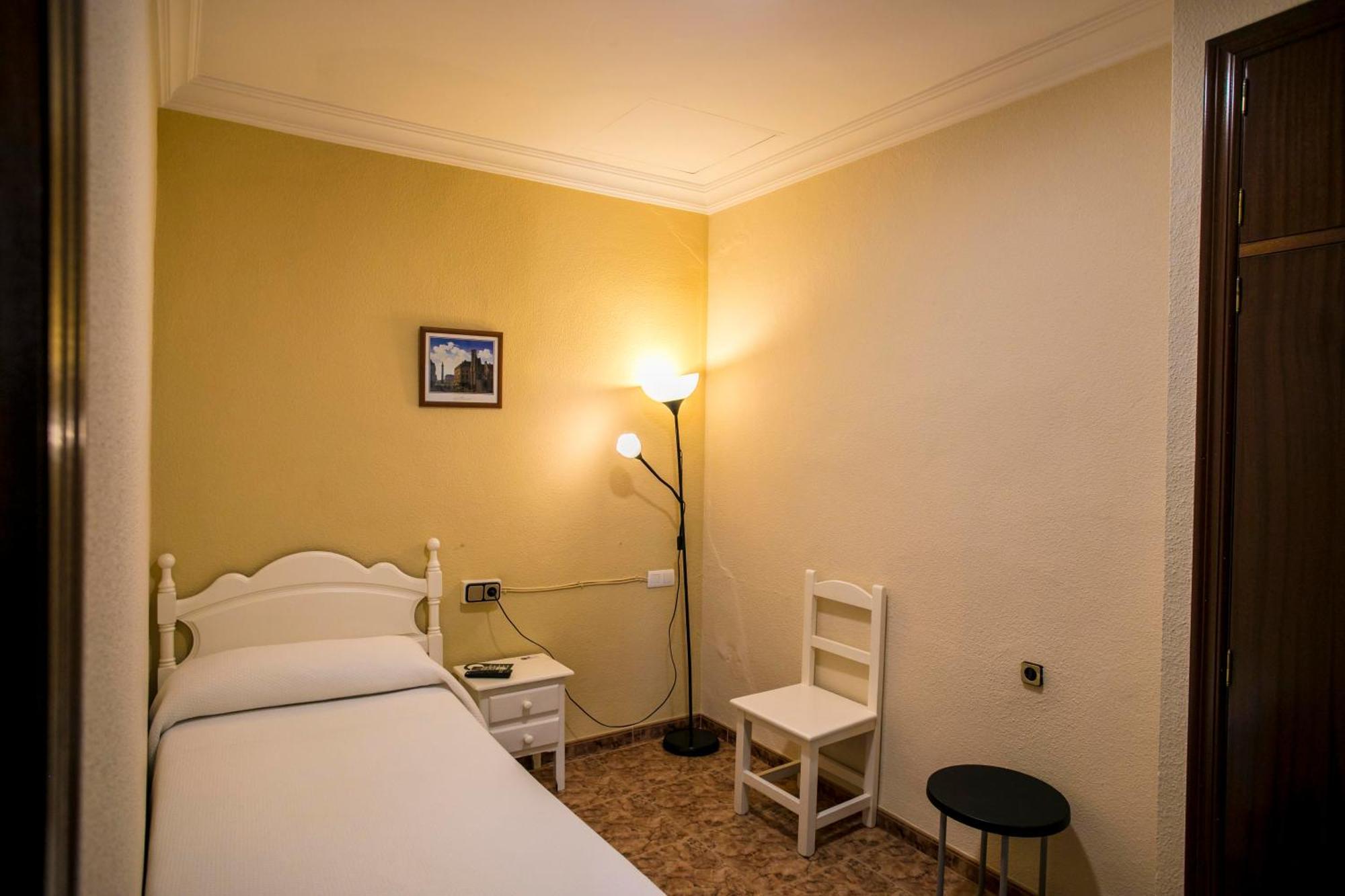 Pension Dulces Suenos Sevilla Bagian luar foto