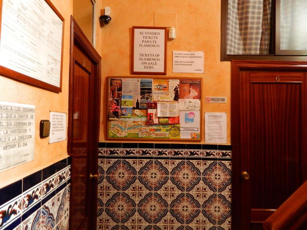 Pension Dulces Suenos Sevilla Bagian luar foto